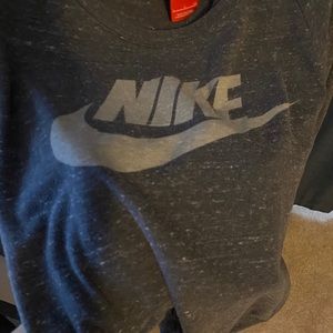 3/4 sleeve Nike light weight sweater